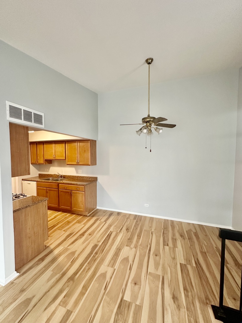 330 Hampton Court #D, Bloomingdale, IL 60108