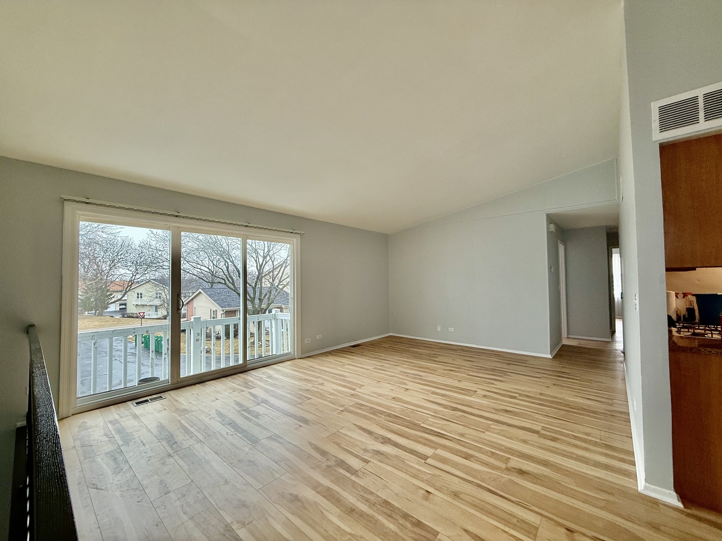 330 Hampton Court #D, Bloomingdale, IL 60108