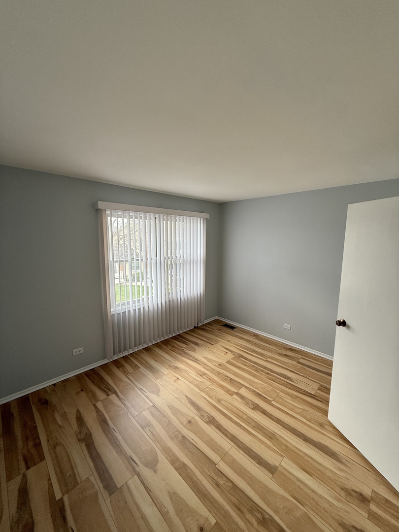 330 Hampton Court #D, Bloomingdale, IL 60108