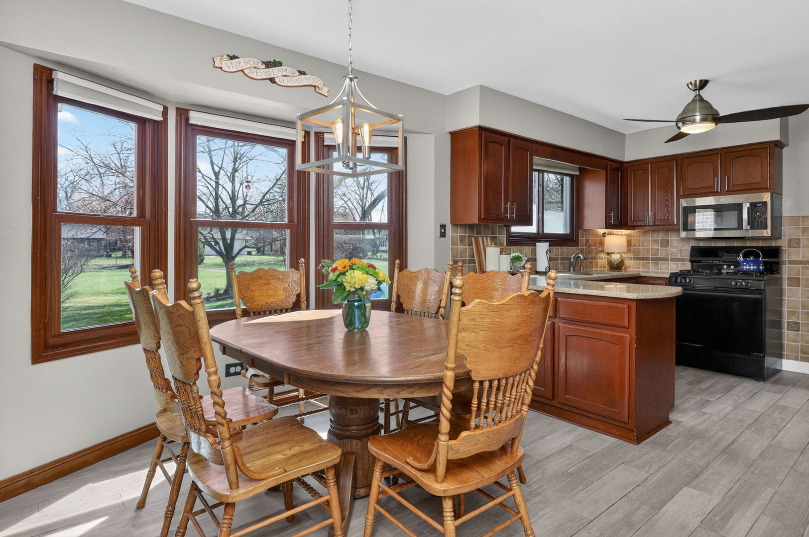 2123 Green Valley Road, Darien, IL 60561