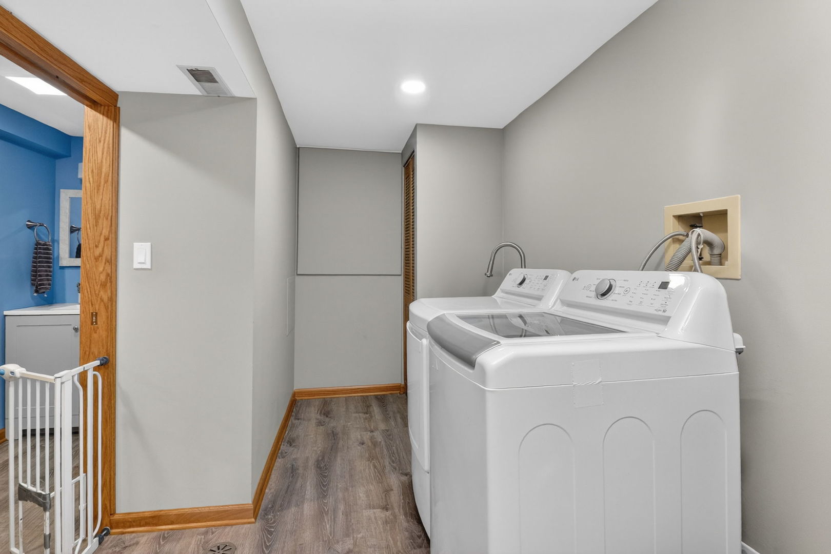 2123 Green Valley Road, Darien, IL 60561