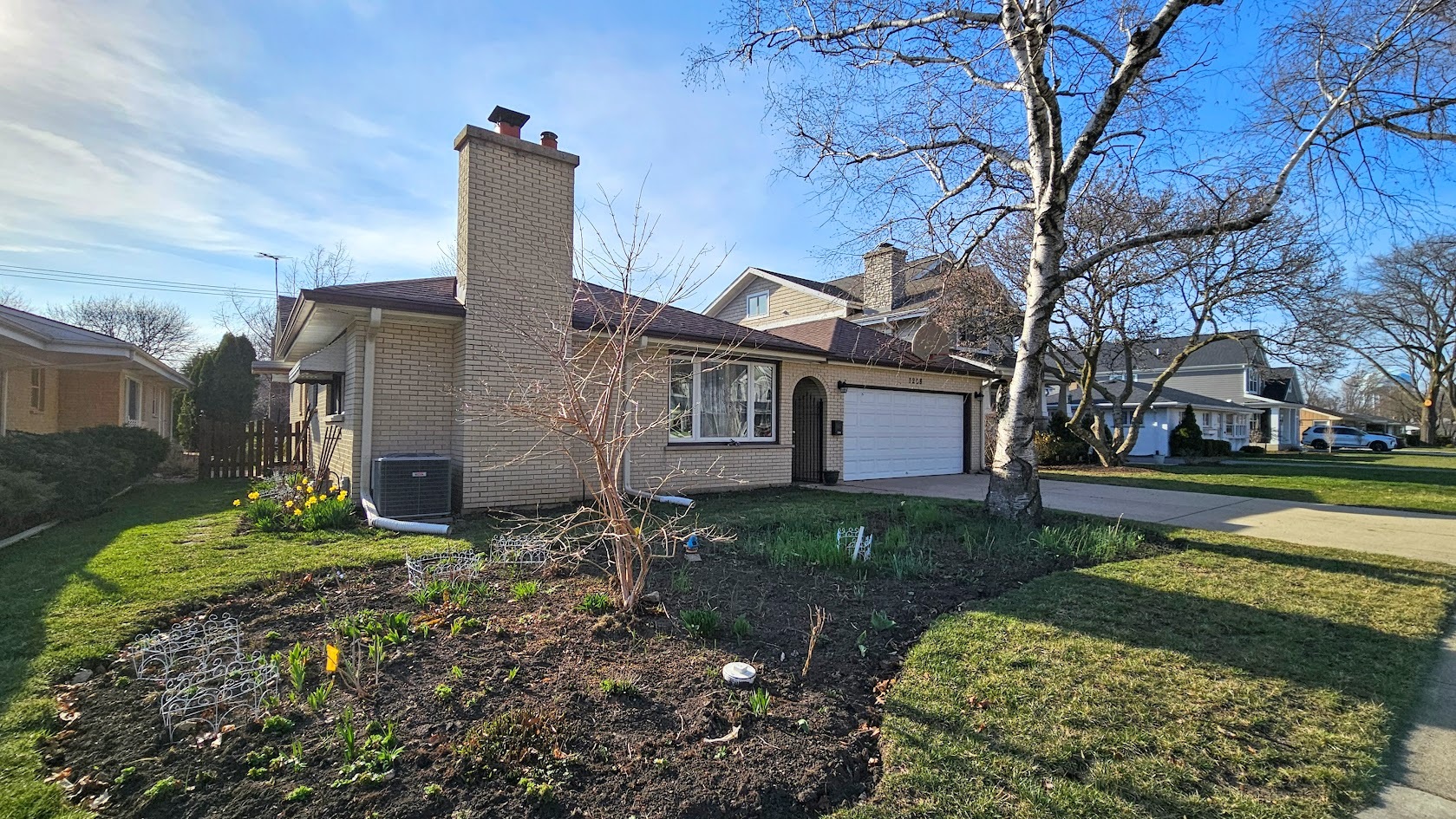 1208 N Walnut Avenue, Arlington Heights, IL 60004