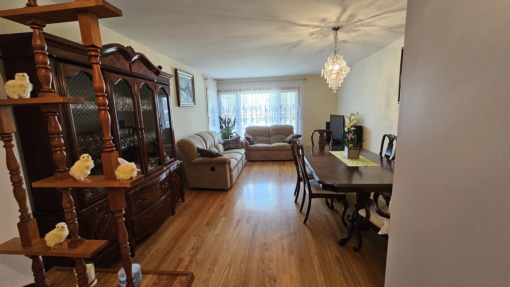 1208 N Walnut Avenue, Arlington Heights, IL 60004