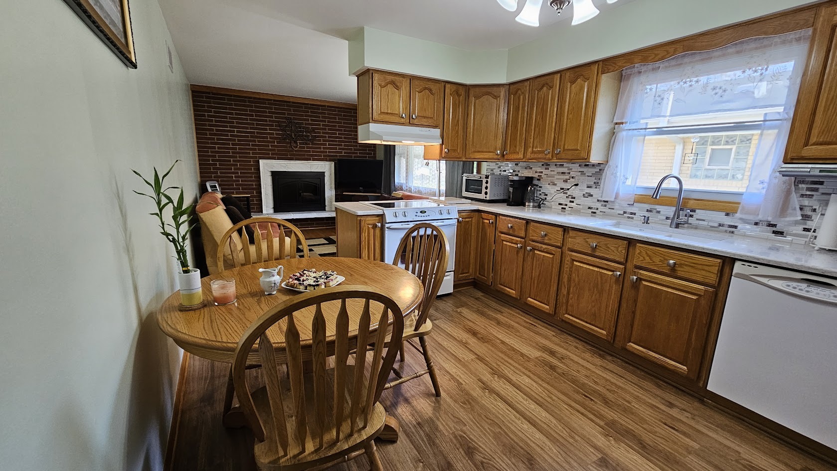 1208 N Walnut Avenue, Arlington Heights, IL 60004