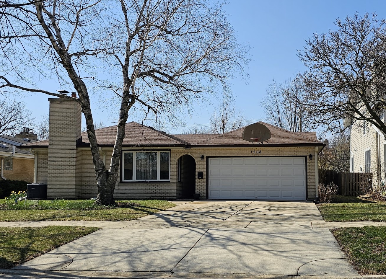 1208 N Walnut Avenue, Arlington Heights, IL 60004