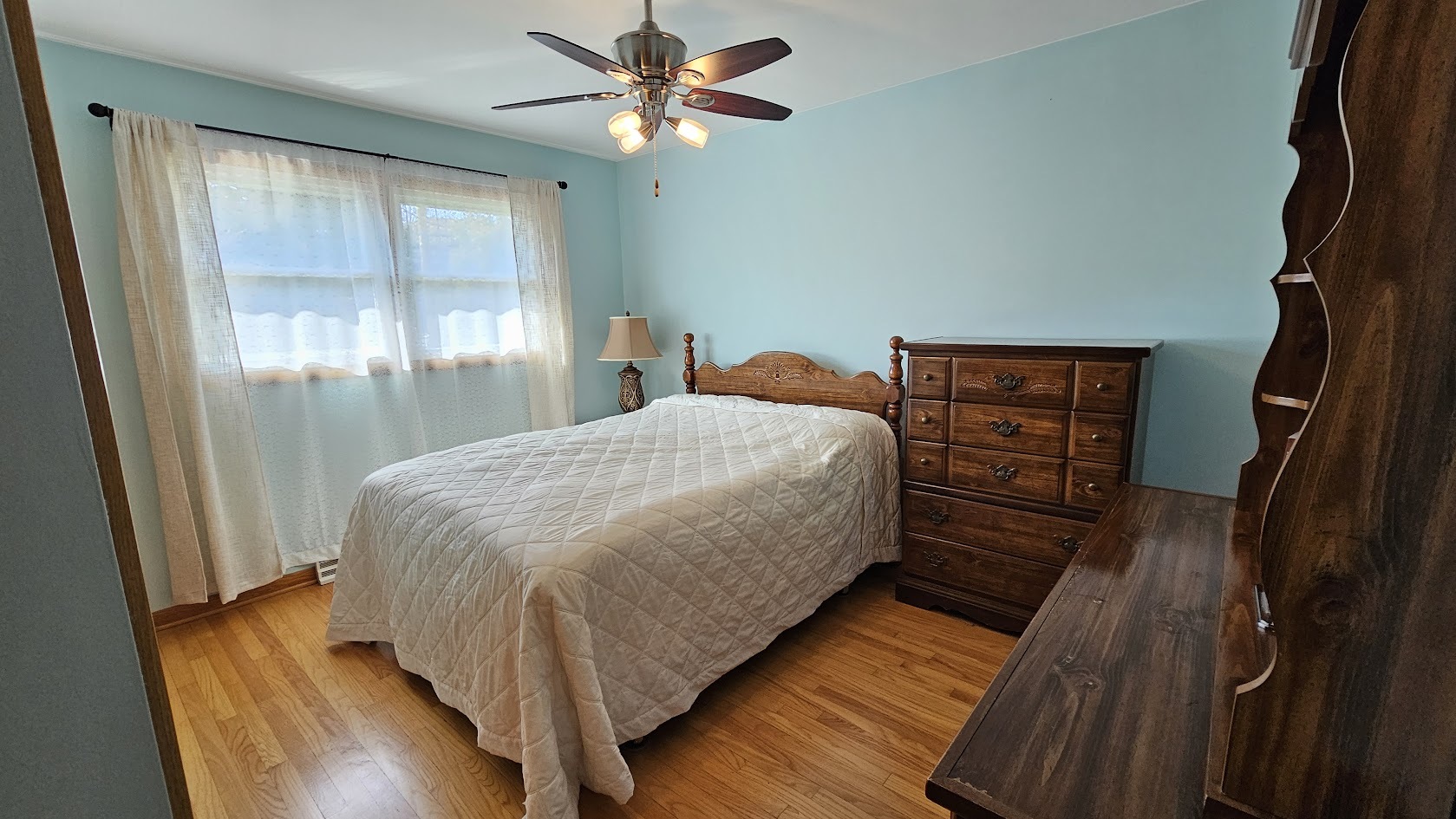 1208 N Walnut Avenue, Arlington Heights, IL 60004