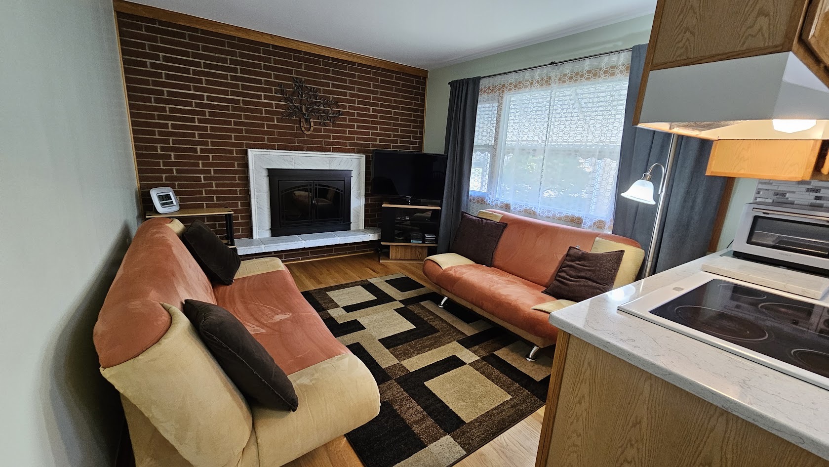 1208 N Walnut Avenue, Arlington Heights, IL 60004