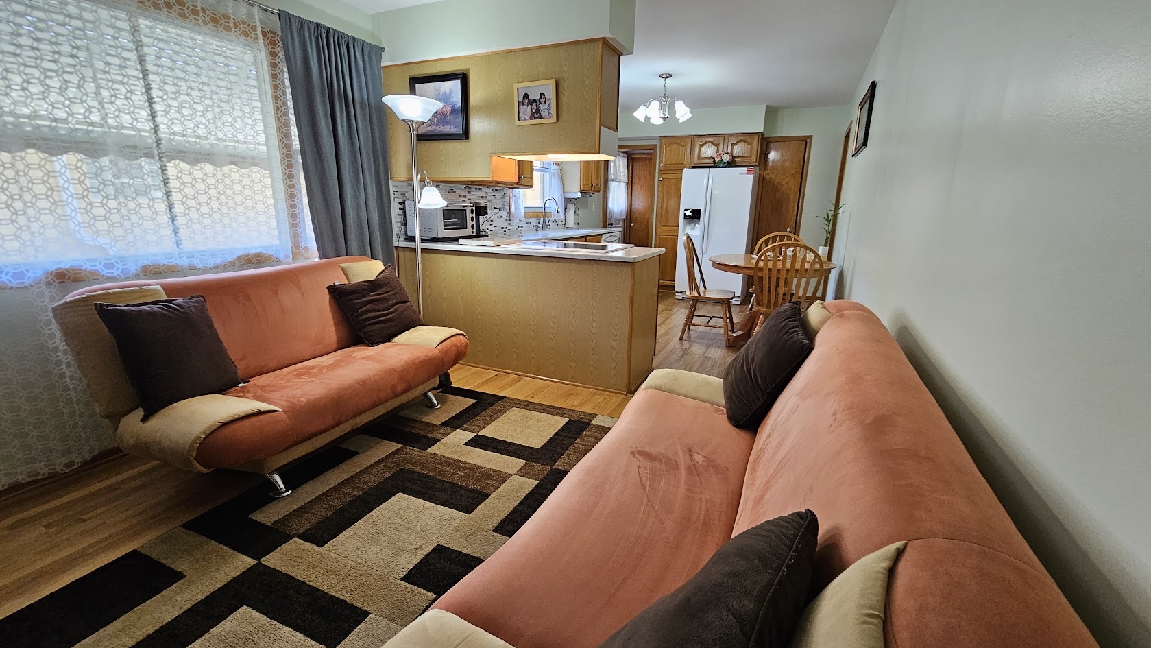 1208 N Walnut Avenue, Arlington Heights, IL 60004