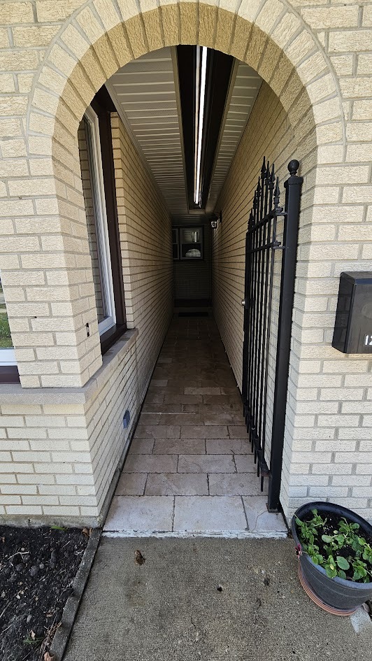 1208 N Walnut Avenue, Arlington Heights, IL 60004