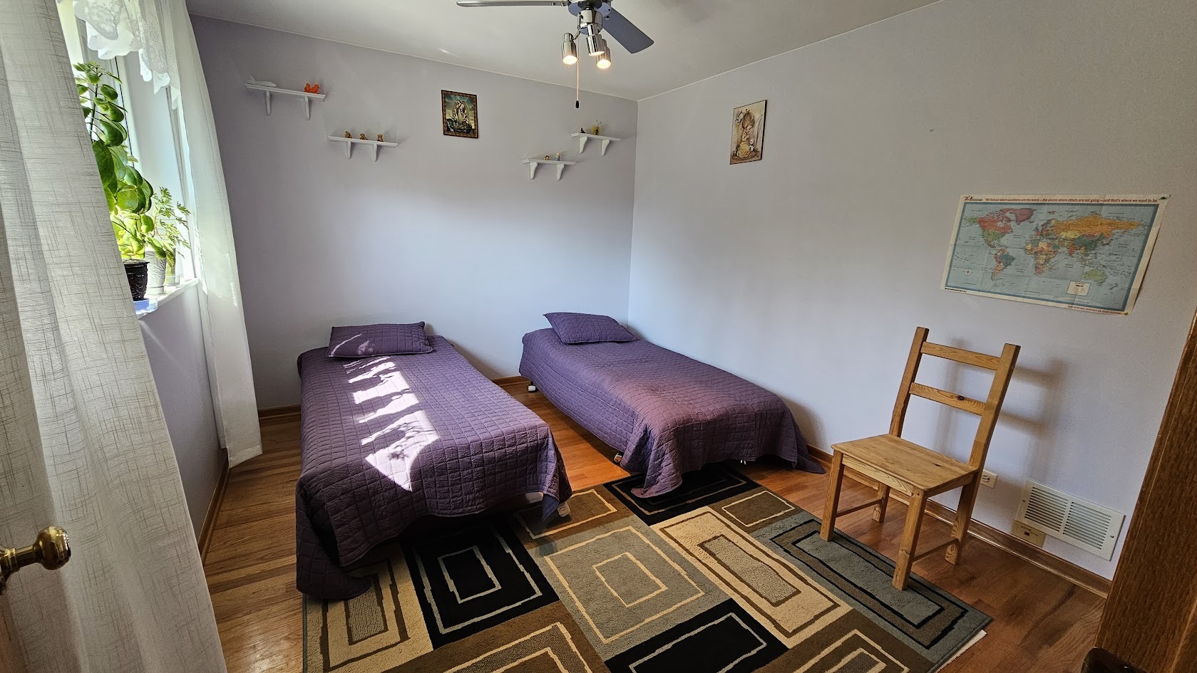 1208 N Walnut Avenue, Arlington Heights, IL 60004