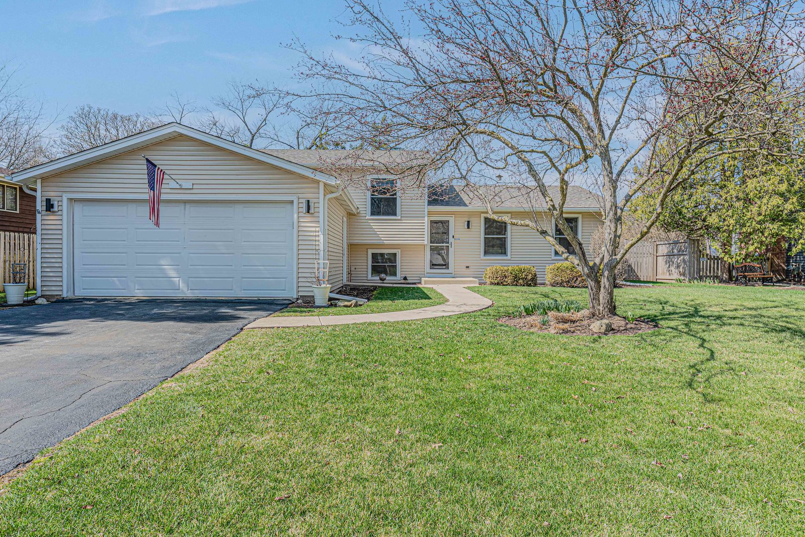 1613 Fairway Lane, Naperville, IL 60565