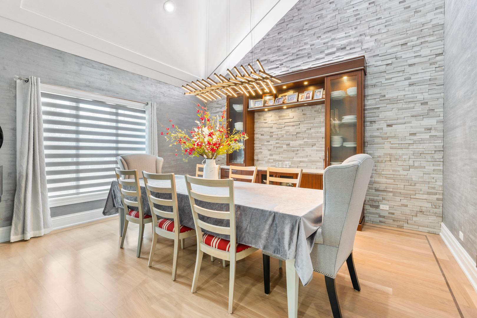 1337 Hiawatha Court, Highland Park, IL 60035