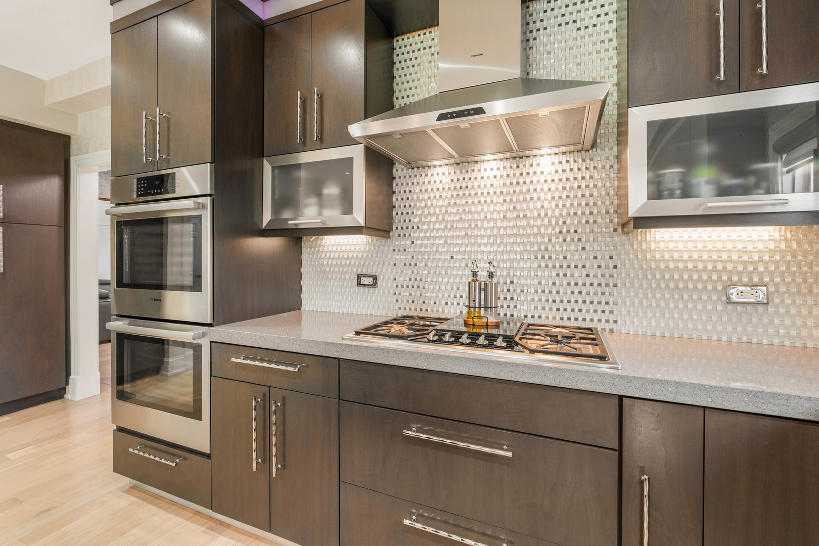 1337 Hiawatha Court, Highland Park, IL 60035