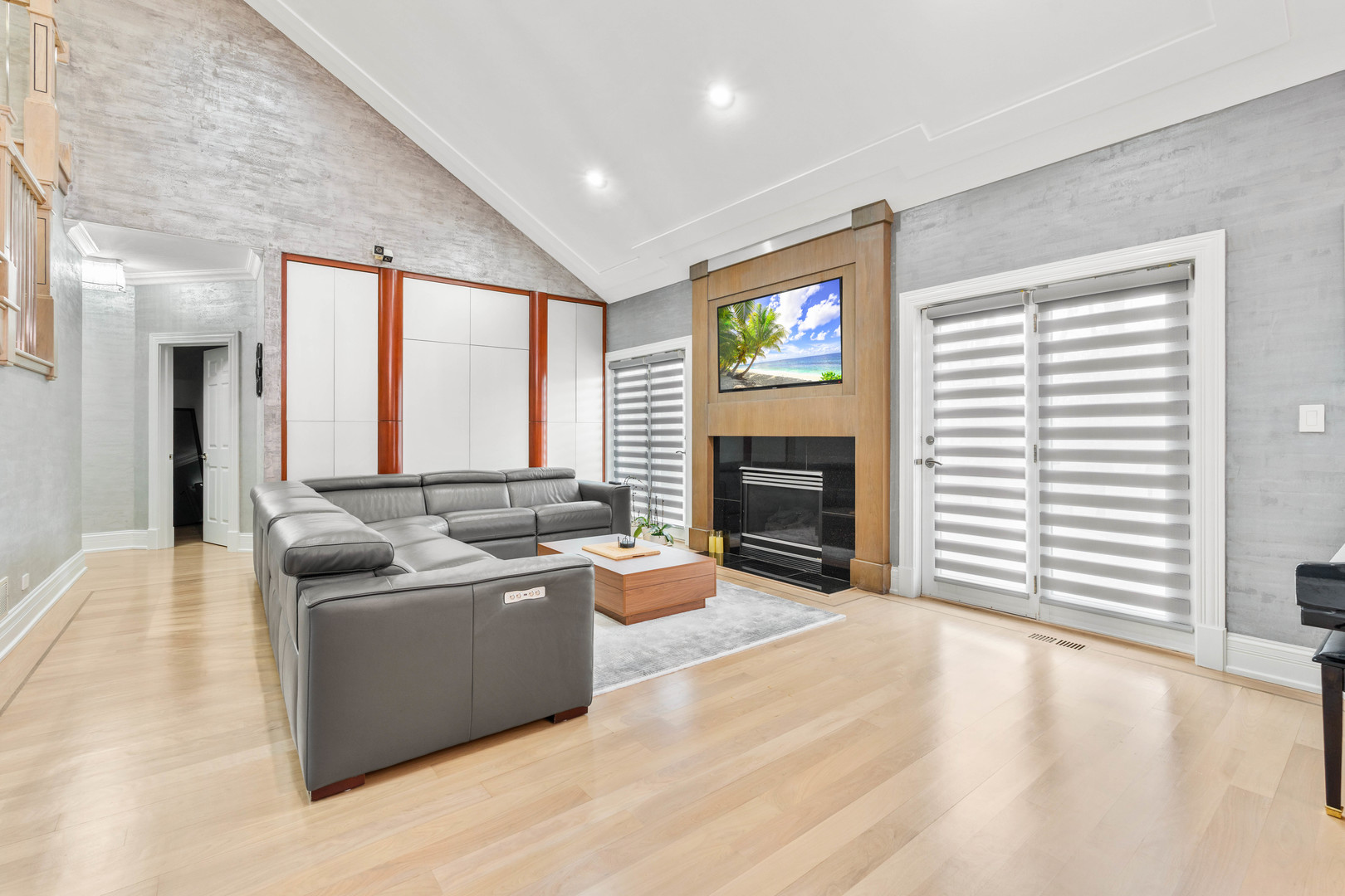 1337 Hiawatha Court, Highland Park, IL 60035