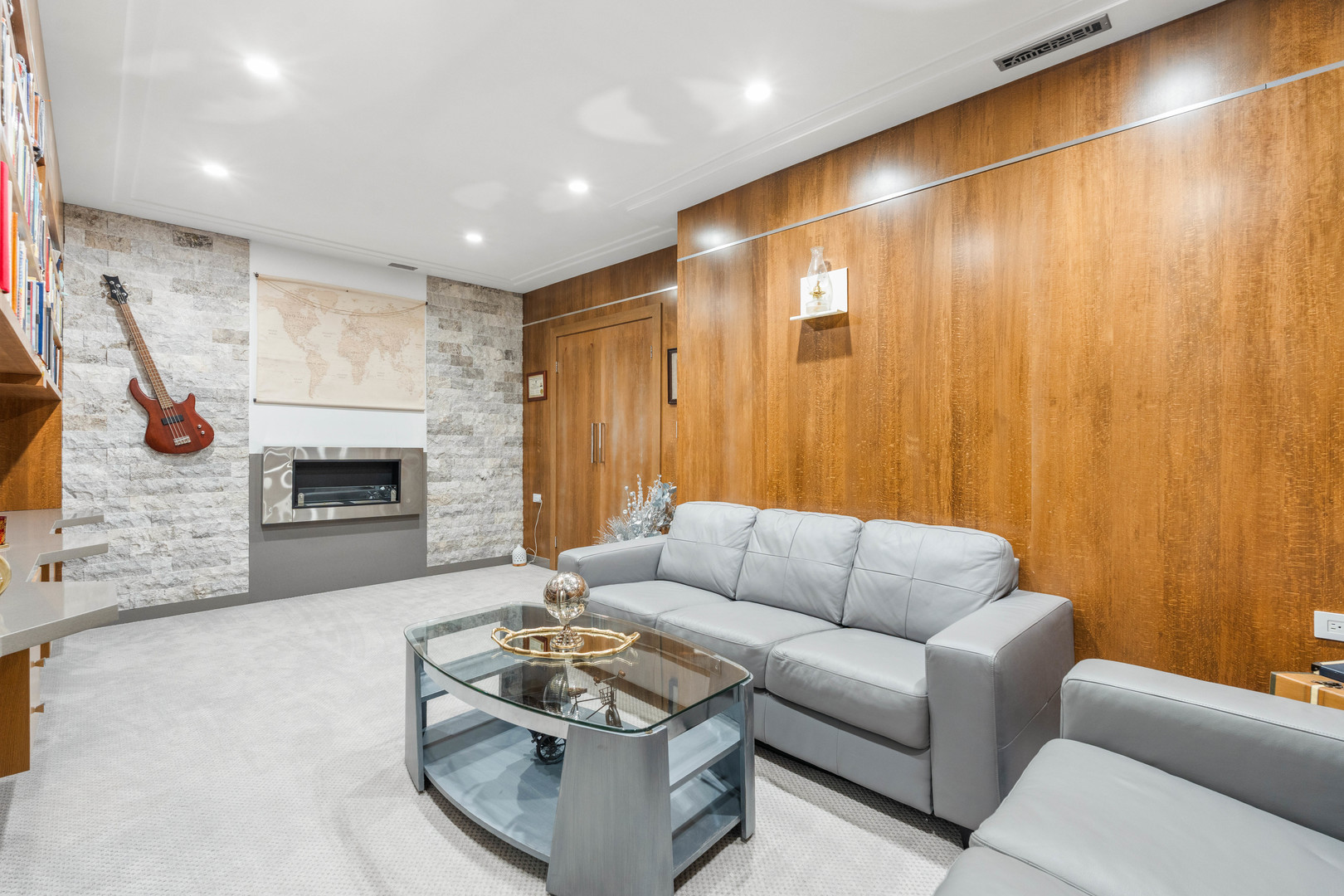 1337 Hiawatha Court, Highland Park, IL 60035