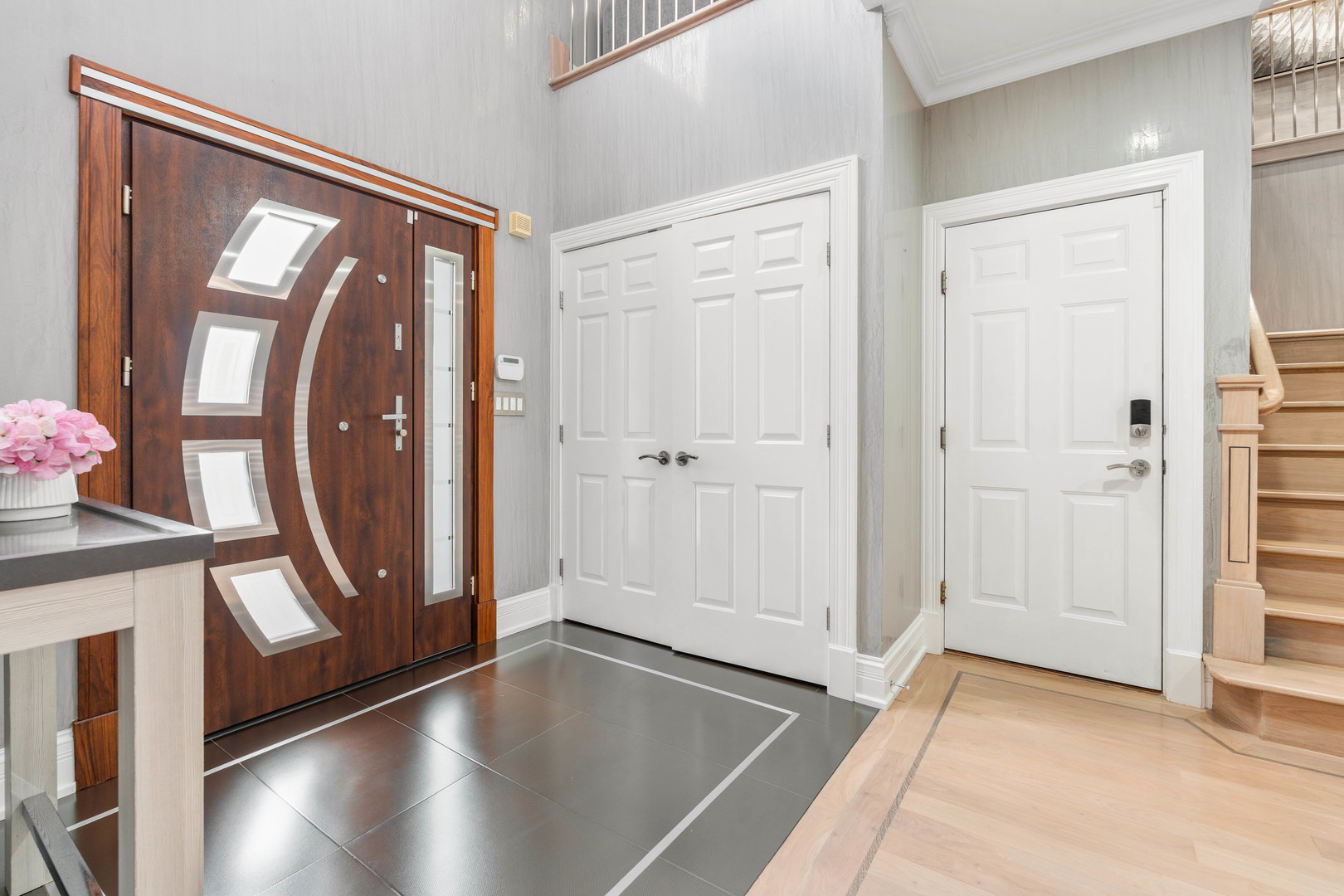 1337 Hiawatha Court, Highland Park, IL 60035