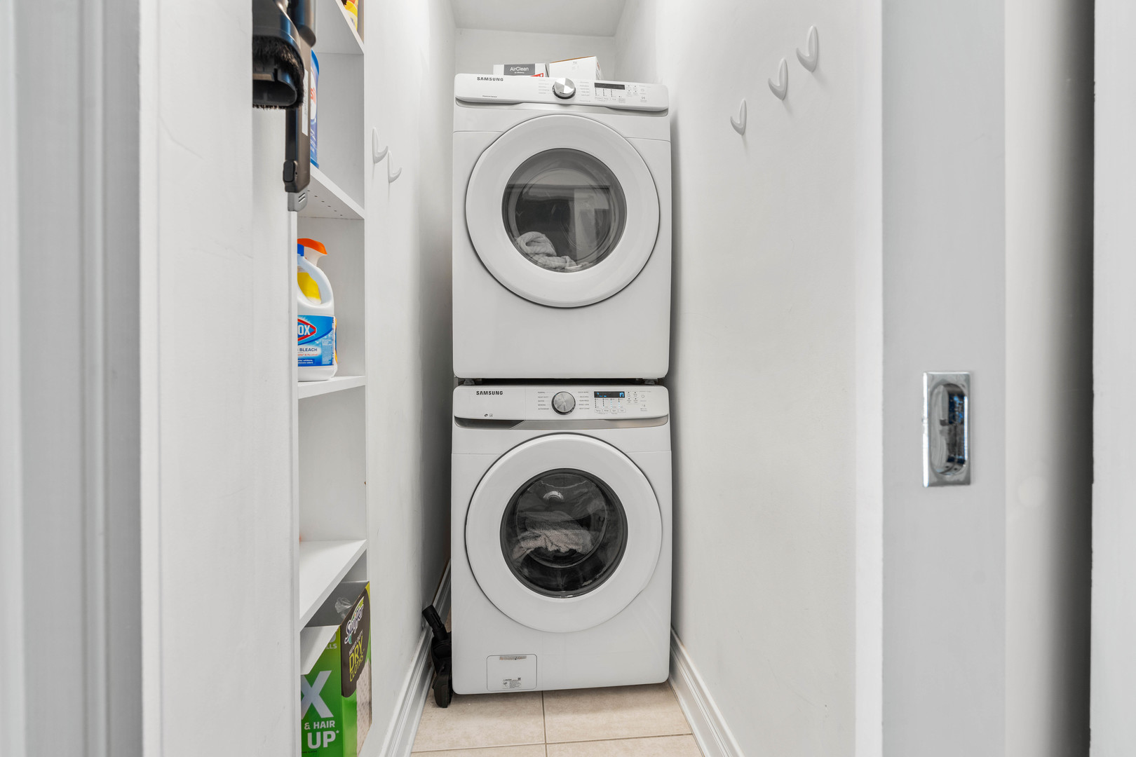 1337 Hiawatha Court, Highland Park, IL 60035