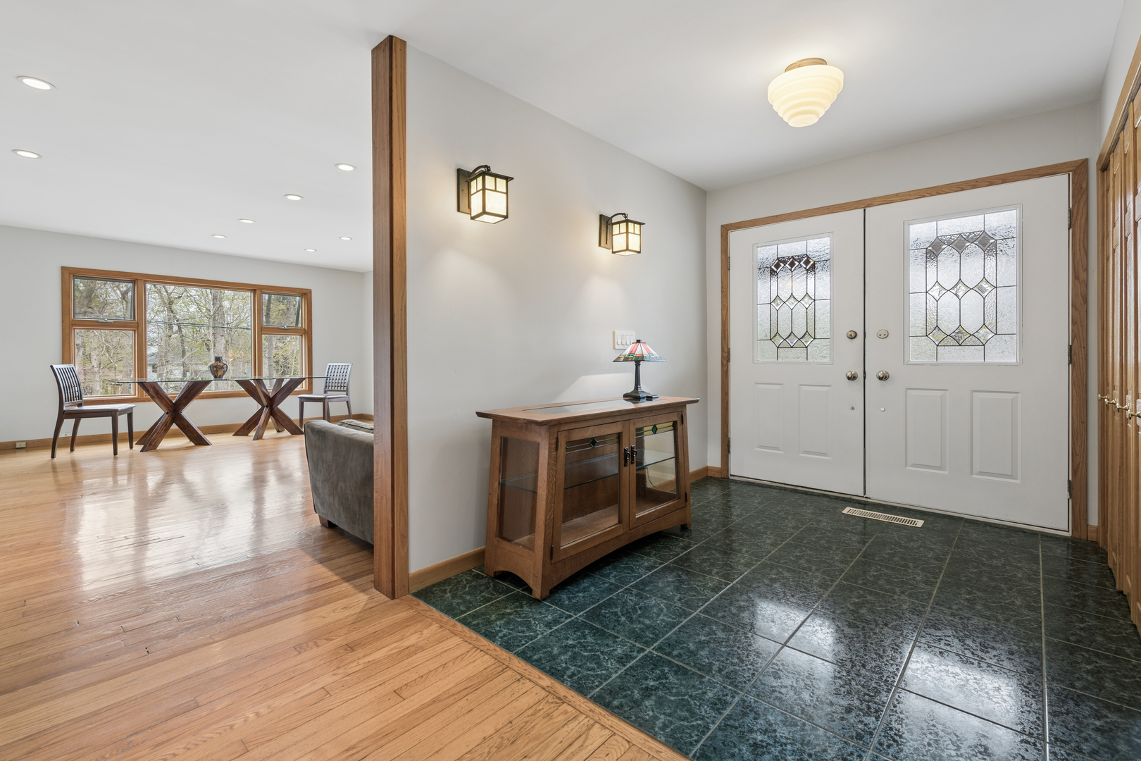 245 W Circle Drive, New Lenox, IL 60451