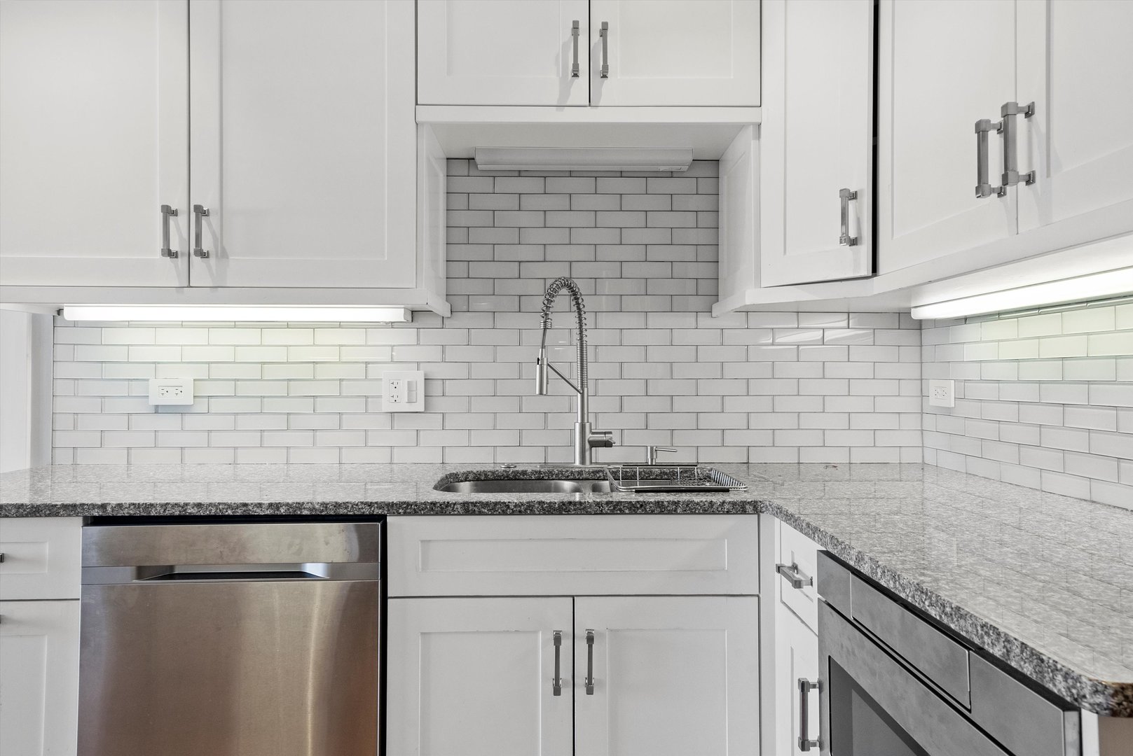 9748 Mill Drive #2E, Palos Park, IL 60464