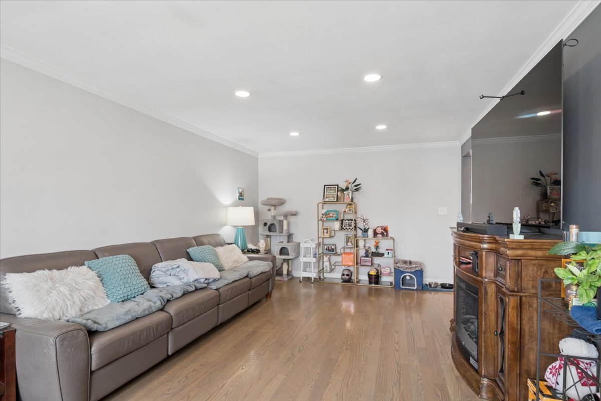 8657 W Lyndale Avenue, River Grove, IL 60171