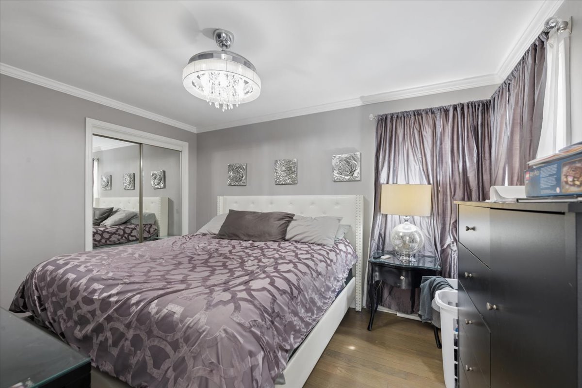 8657 W Lyndale Avenue, River Grove, IL 60171