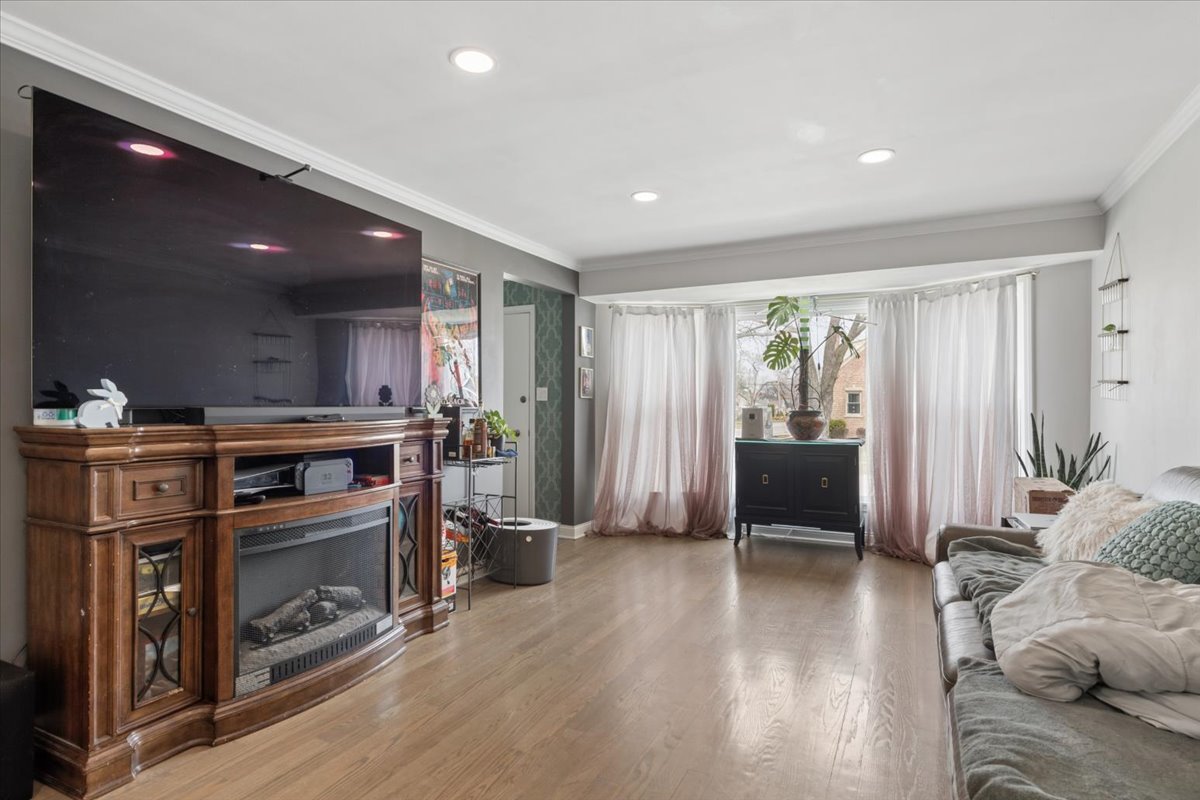 8657 W Lyndale Avenue, River Grove, IL 60171