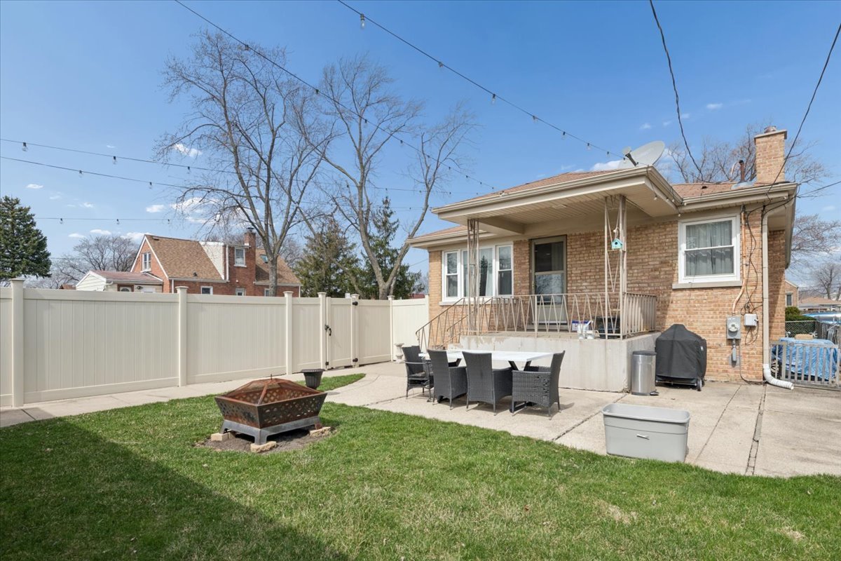 8657 W Lyndale Avenue, River Grove, IL 60171