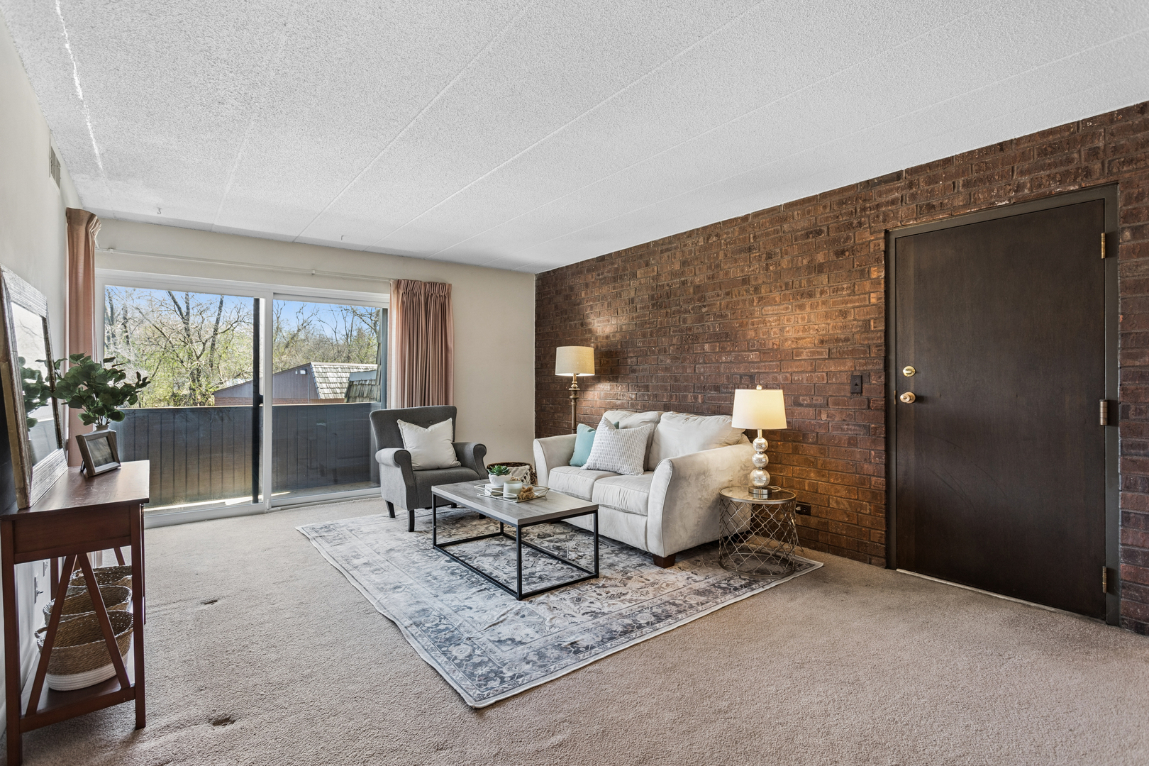 550 Timber Ridge Drive #204C, Carol Stream, IL 60188