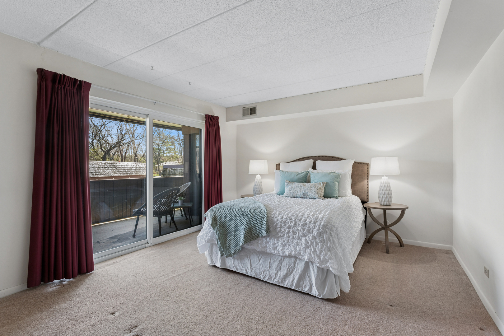 550 Timber Ridge Drive #204C, Carol Stream, IL 60188