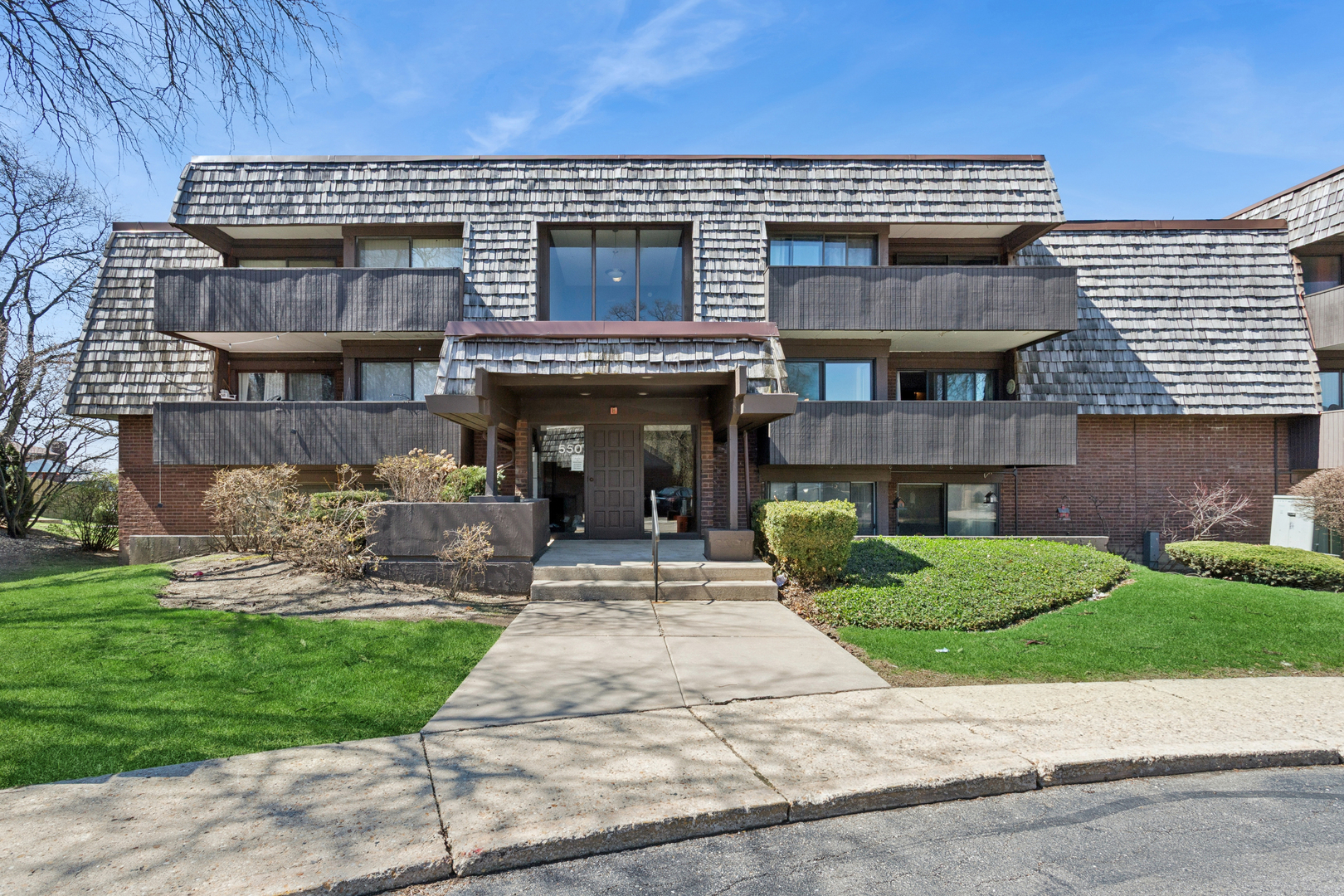 550 Timber Ridge Drive #204C, Carol Stream, IL 60188