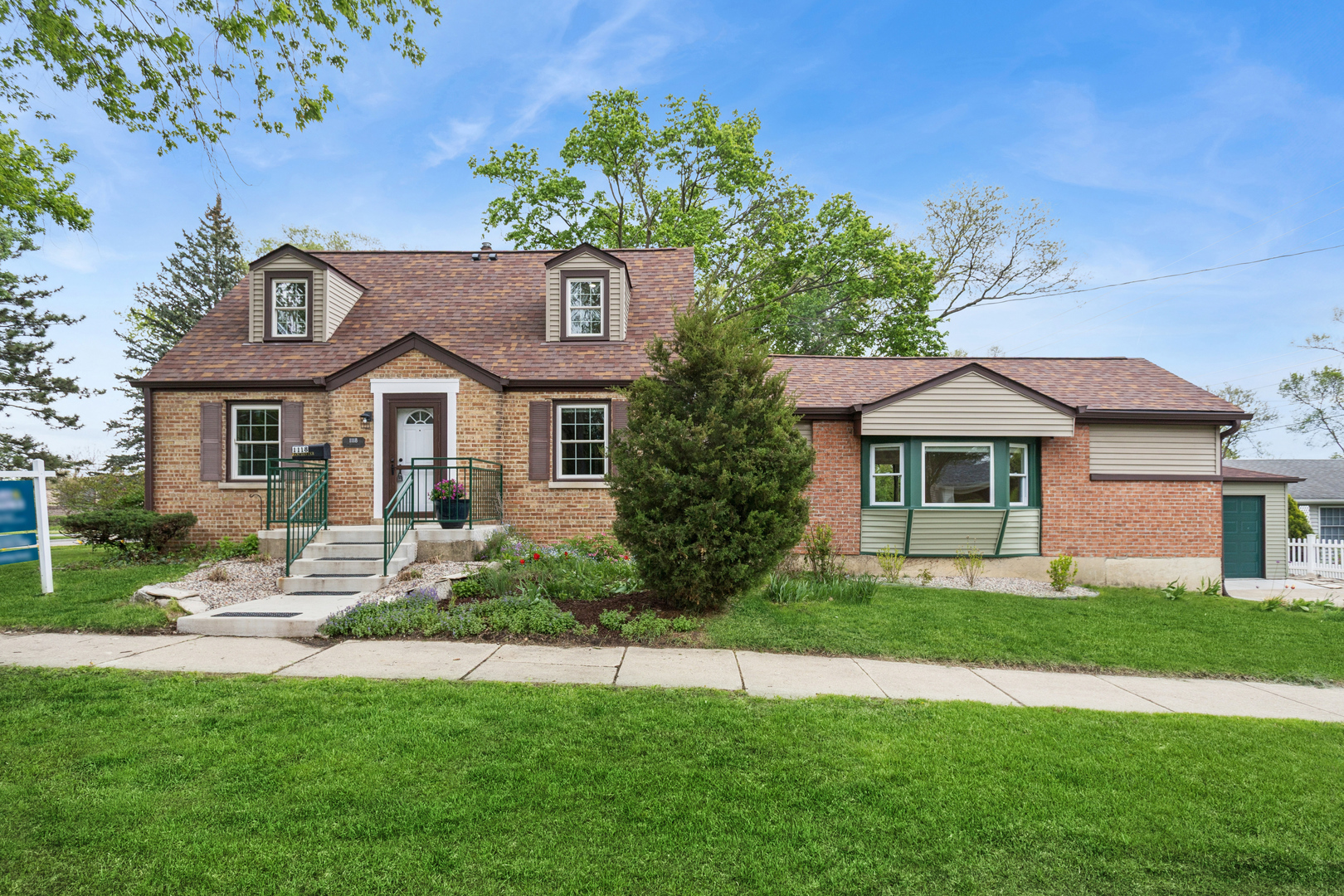 1118 Manchester Road, Wheaton, IL 60187