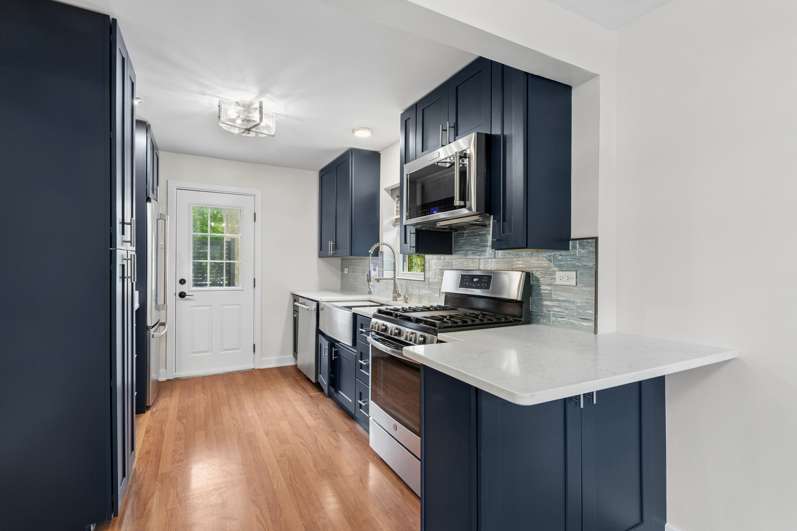 1118 Manchester Road, Wheaton, IL 60187
