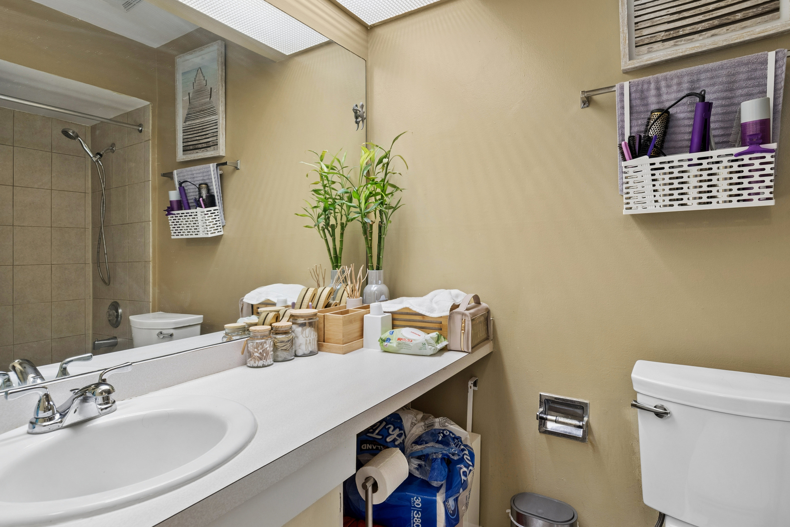 6818 Roberts Drive #6, Woodridge, IL 60517