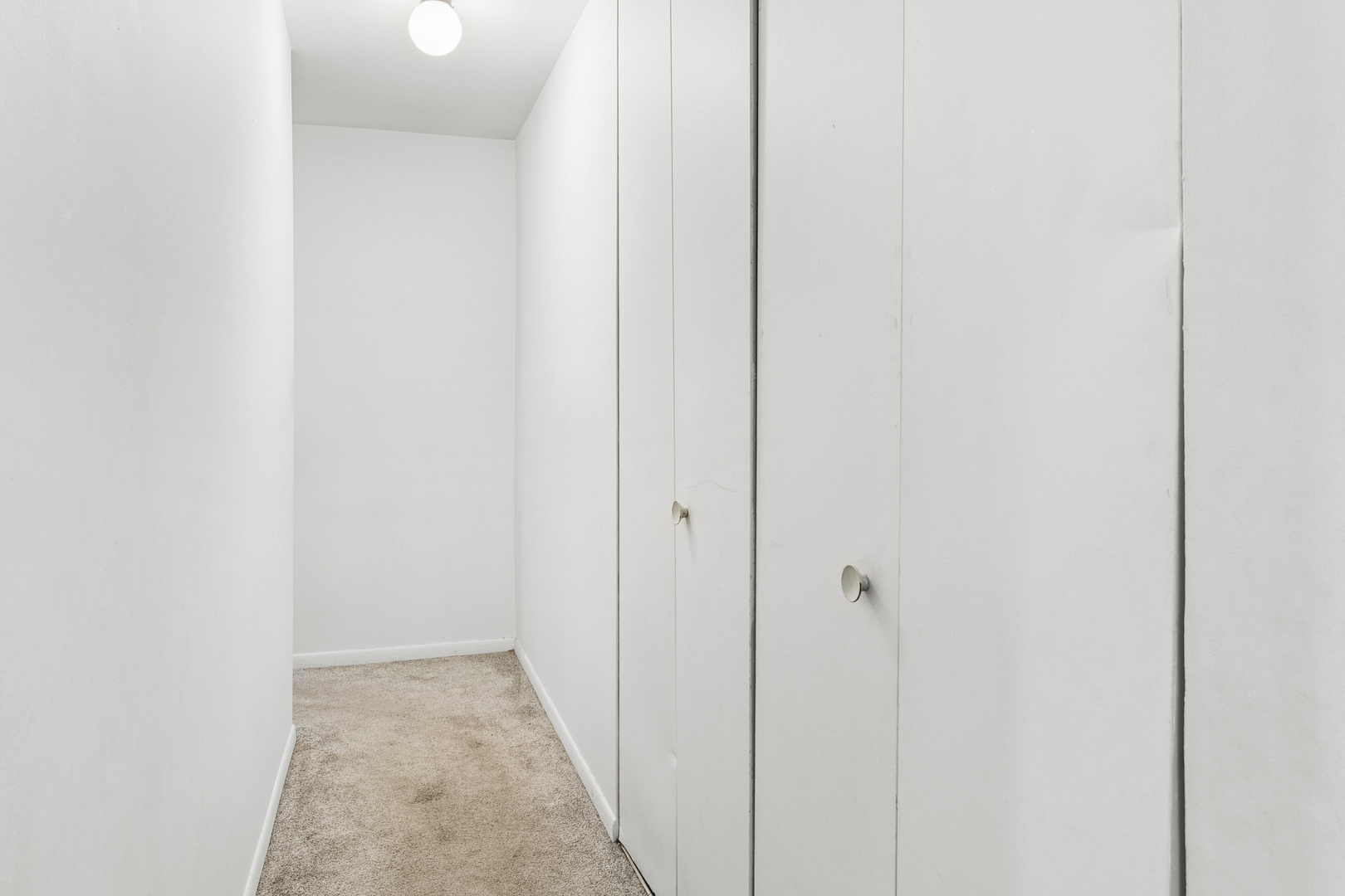 6818 Roberts Drive #6, Woodridge, IL 60517