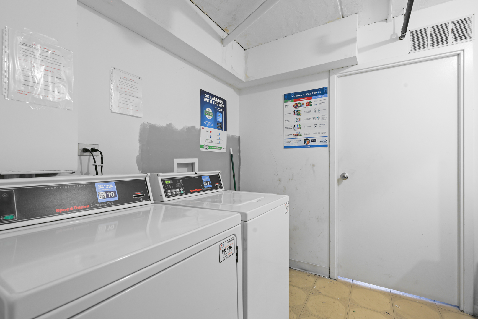 5011 Valley Lane #204, Streamwood, IL 60107