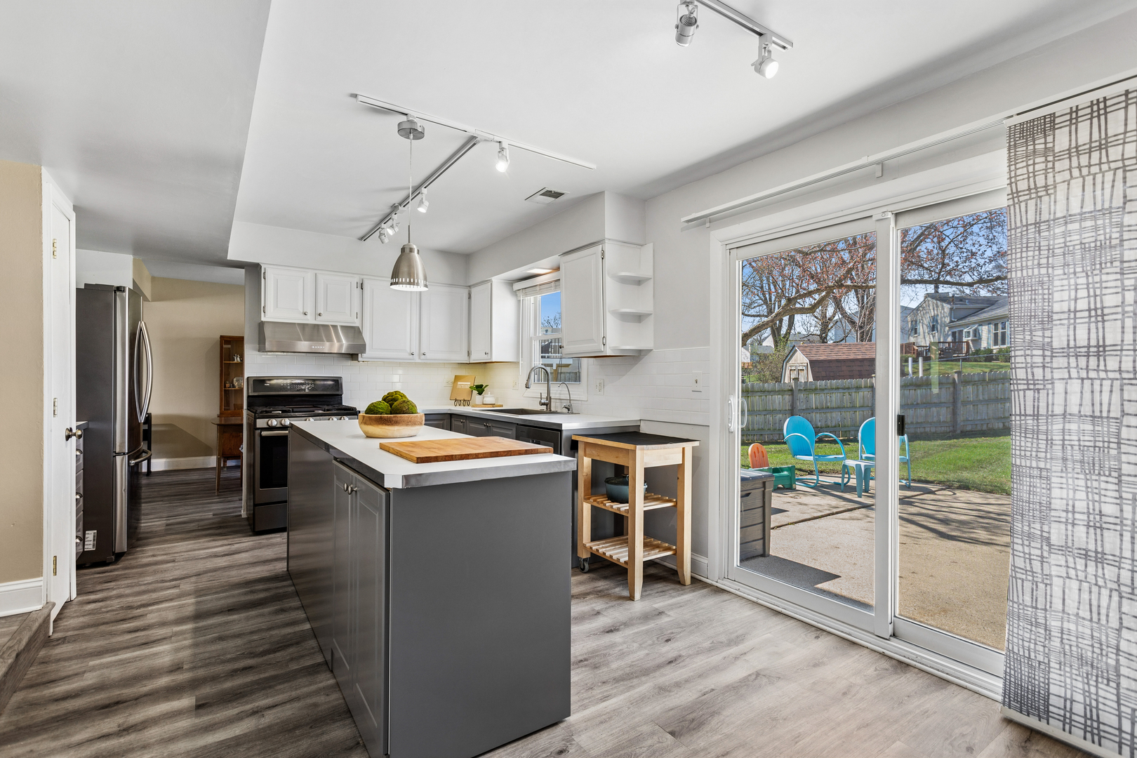 745 Buffalo Circle, Carol Stream, IL 60188