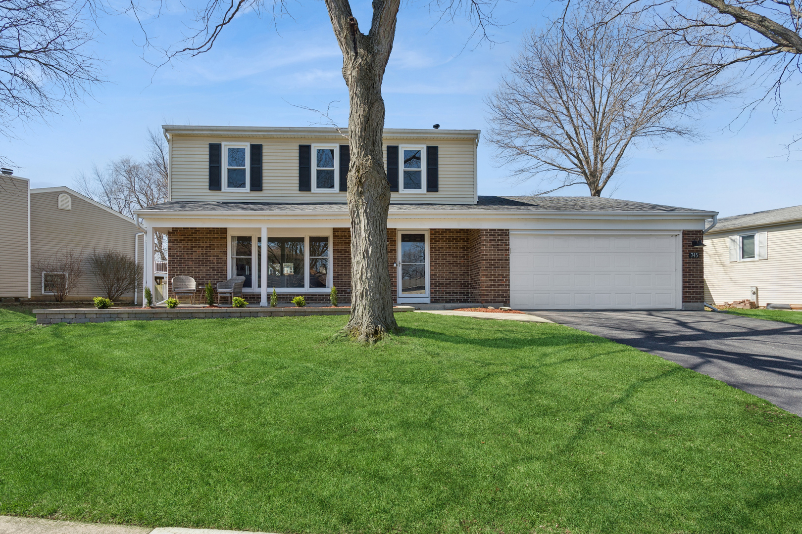 745 Buffalo Circle, Carol Stream, IL 60188