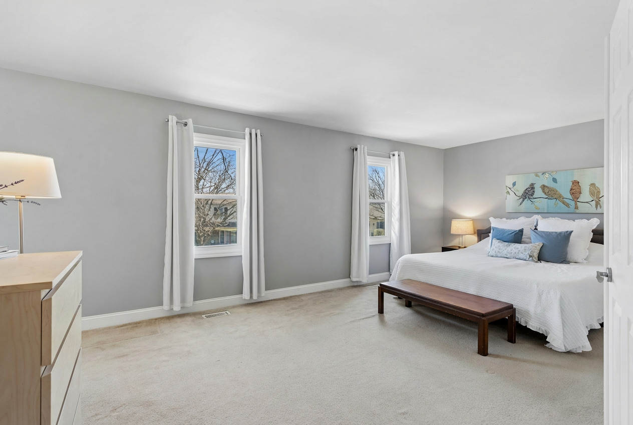 745 Buffalo Circle, Carol Stream, IL 60188