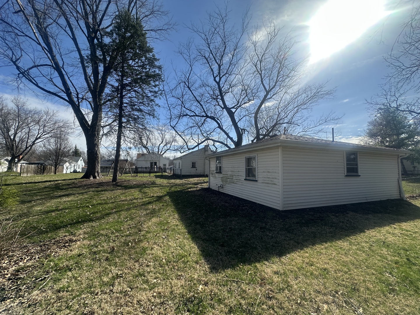 2404 Springfield Road, East Peoria, IL 61611