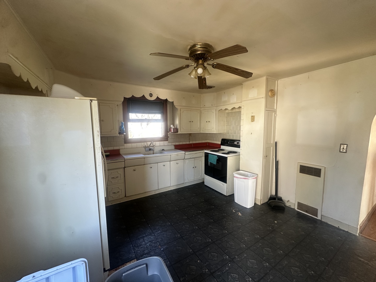 2404 Springfield Road, East Peoria, IL 61611