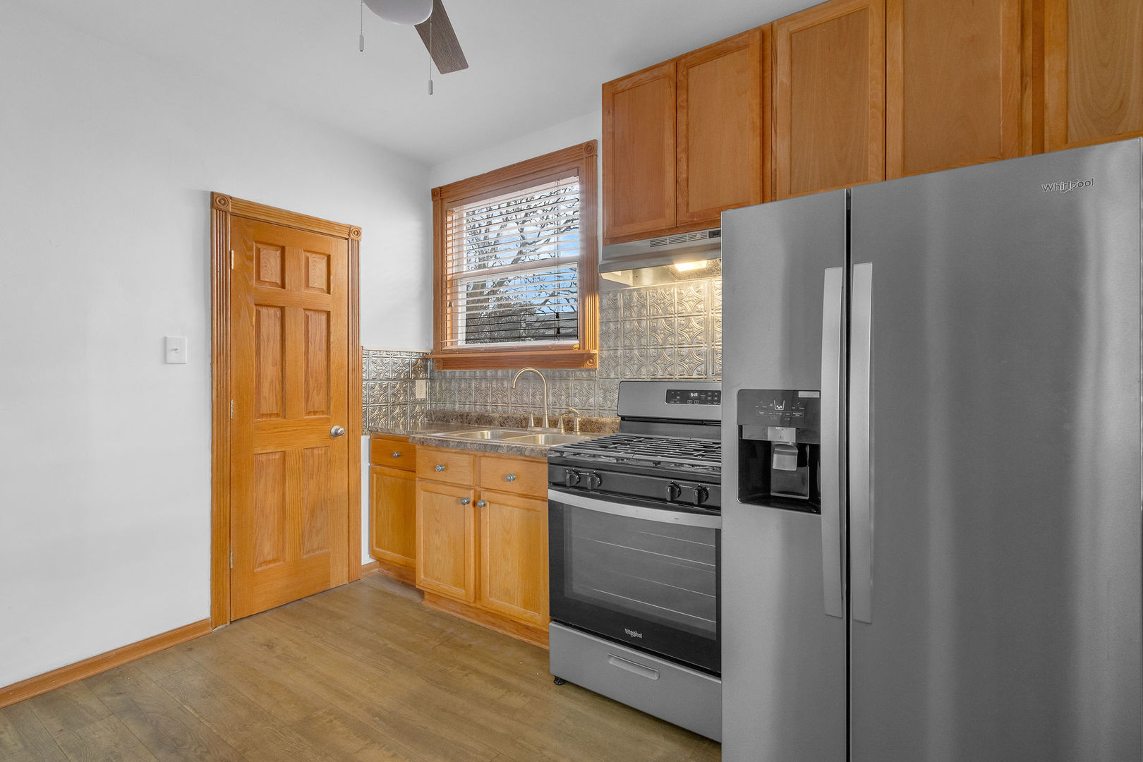 8406 S Oglesby Avenue, Chicago, IL 60617