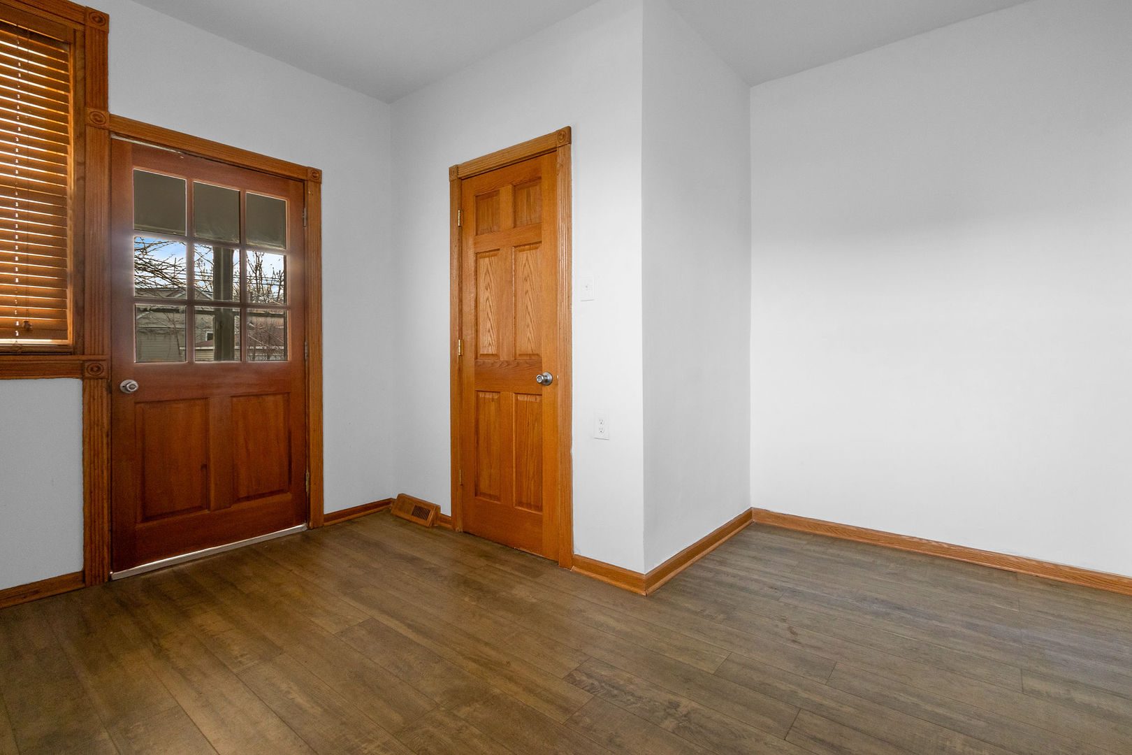 8406 S Oglesby Avenue, Chicago, IL 60617