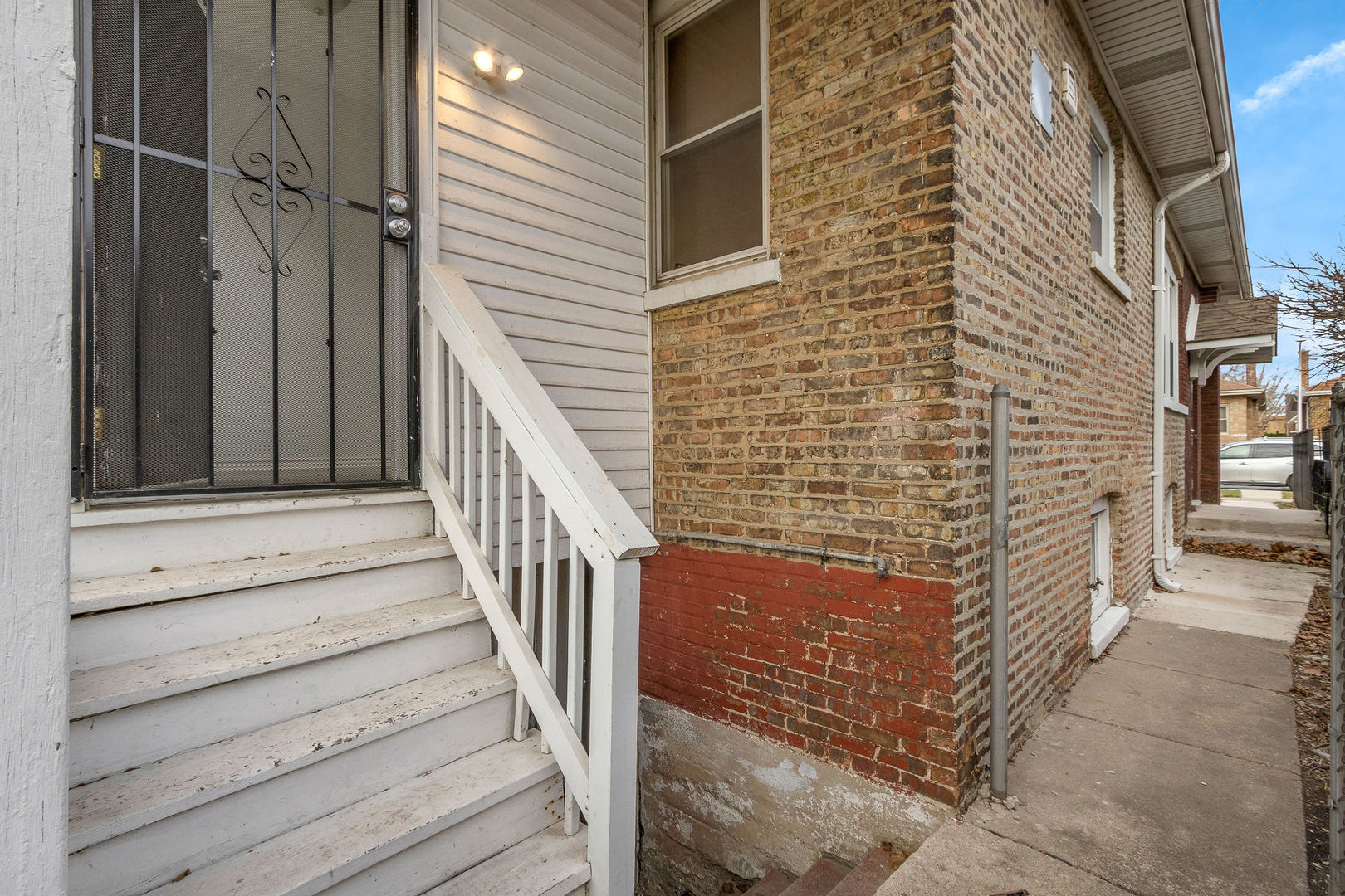 8406 S Oglesby Avenue, Chicago, IL 60617