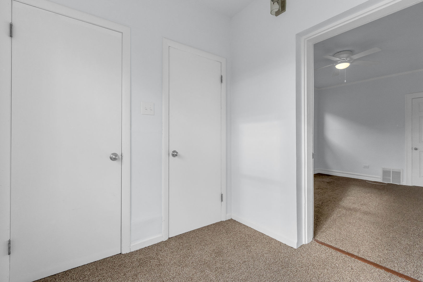 8406 S Oglesby Avenue, Chicago, IL 60617