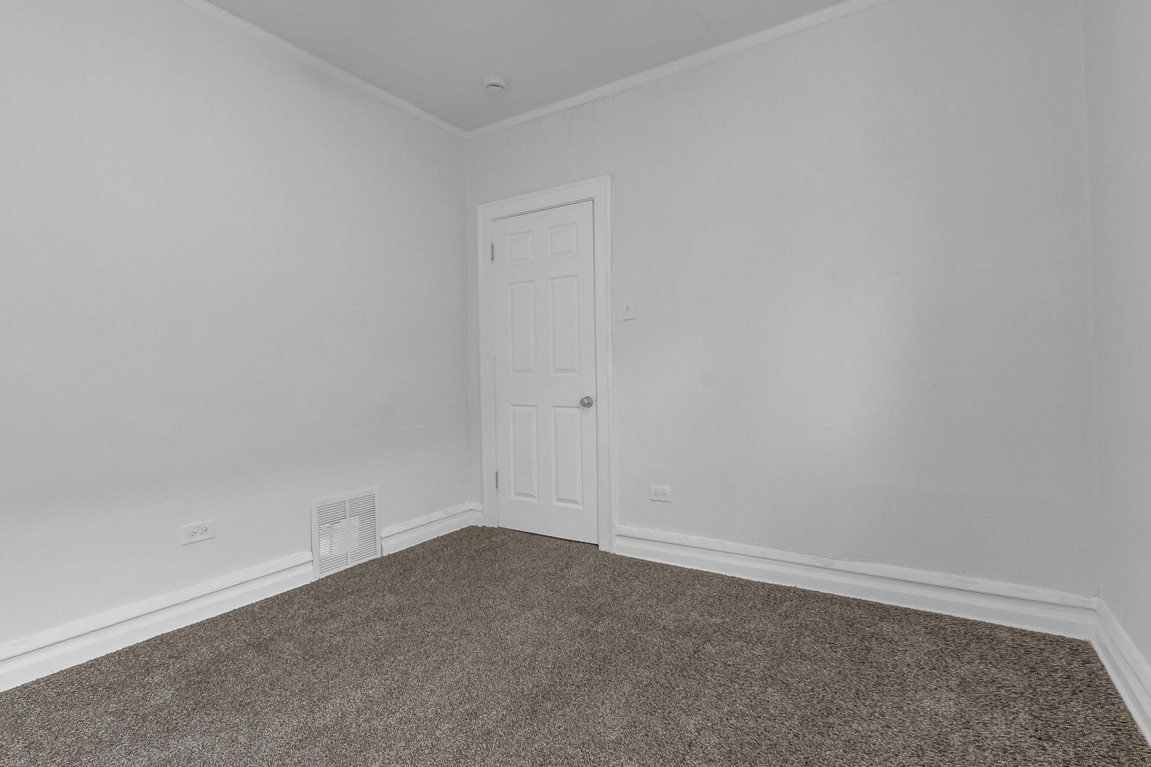 8406 S Oglesby Avenue, Chicago, IL 60617