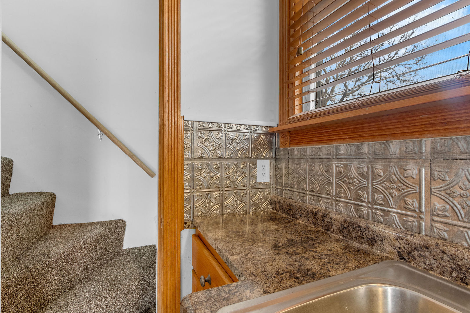 8406 S Oglesby Avenue, Chicago, IL 60617