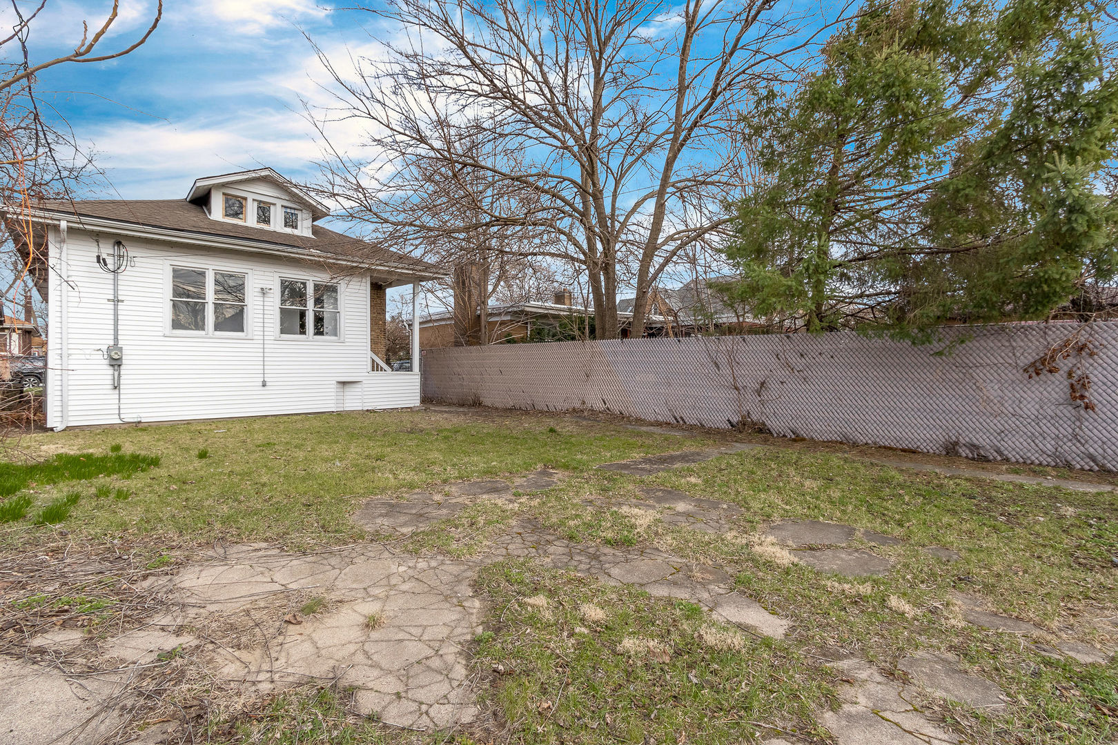 8406 S Oglesby Avenue, Chicago, IL 60617