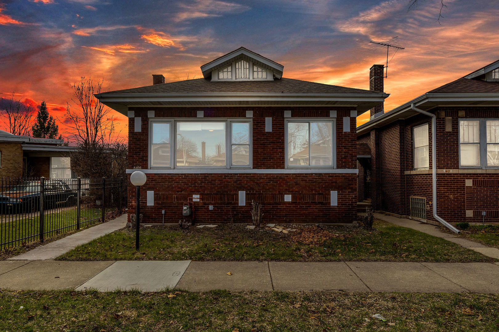 8406 S Oglesby Avenue, Chicago, IL 60617