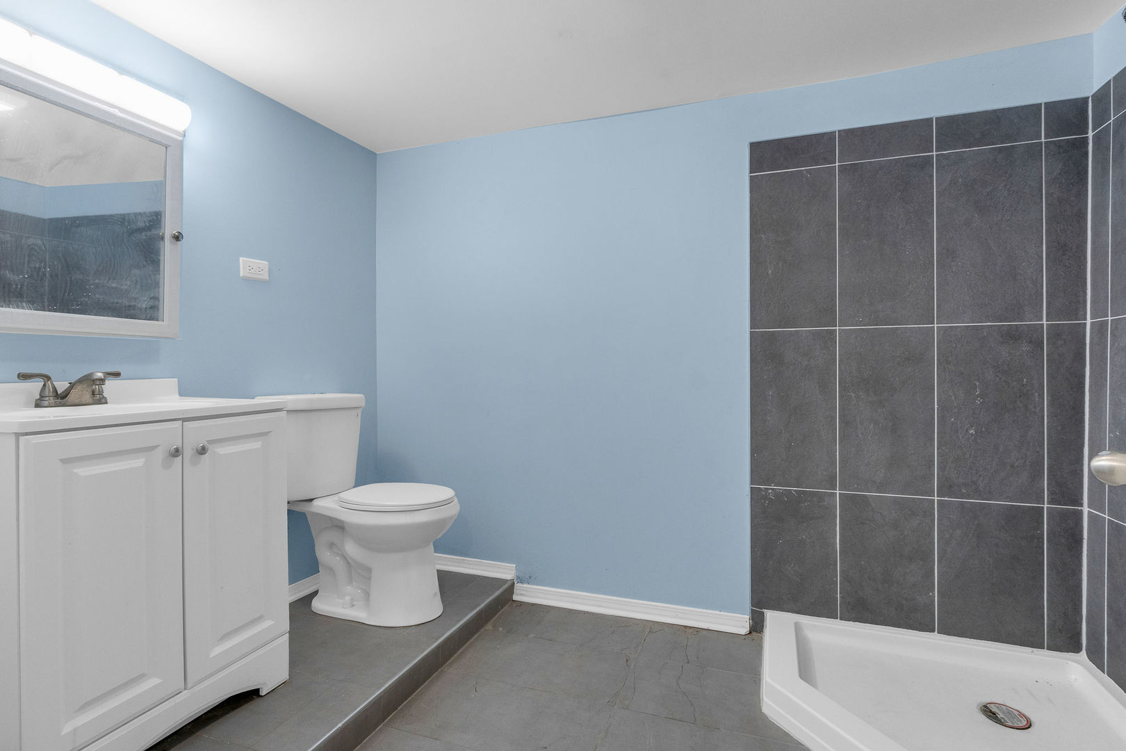 8406 S Oglesby Avenue, Chicago, IL 60617