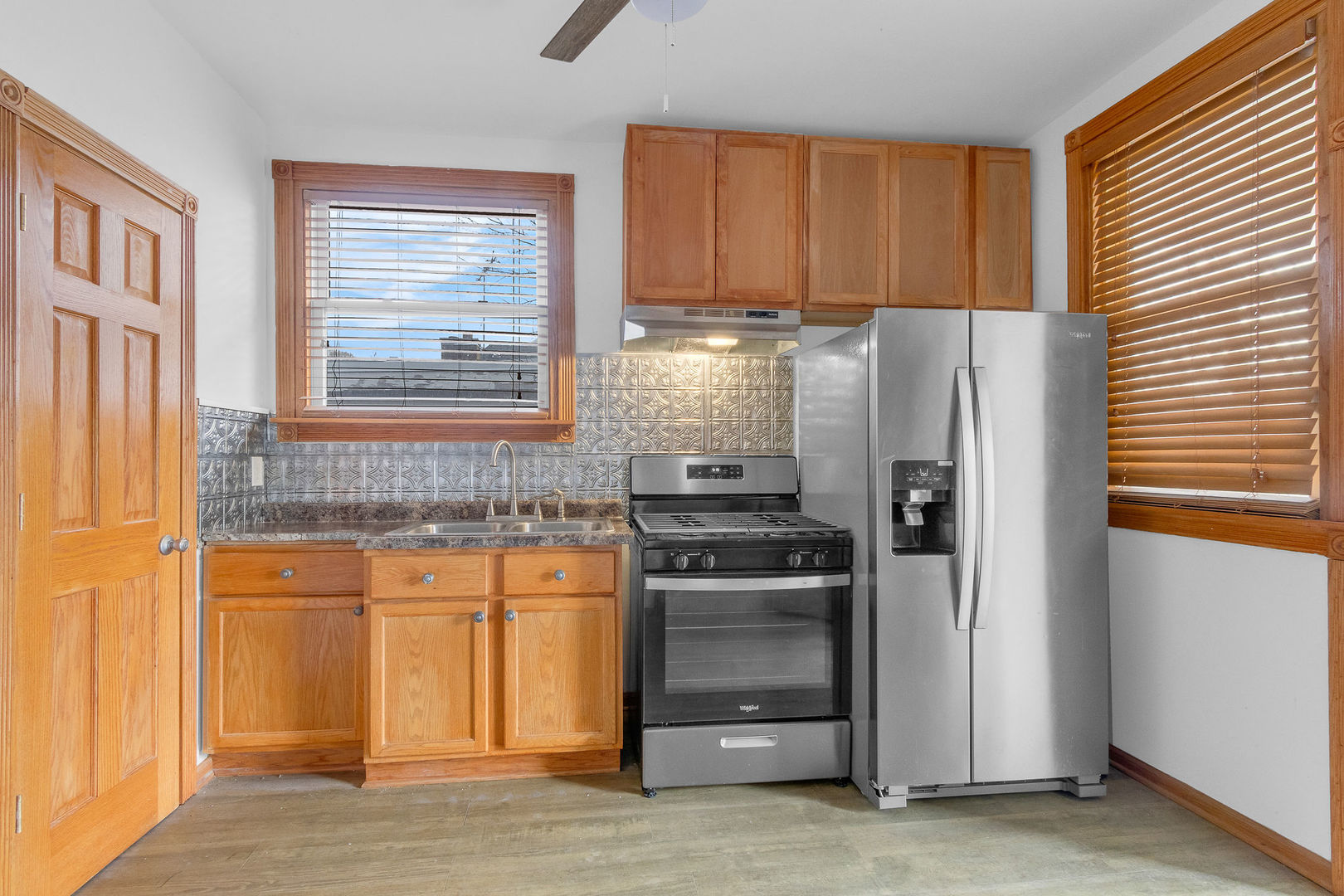 8406 S Oglesby Avenue, Chicago, IL 60617